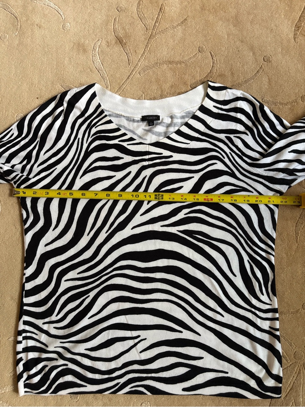 EUC, Talbots Cotton Blend Elbow Sleeve V-Neck Zebra Sweater, Black & White, SZ L - Picture 8 of 9